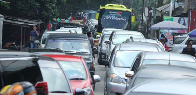 Jalur Sumbar-Riau Macet, Ditempuh Hingga Dua Jam